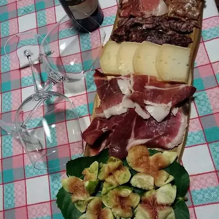 Çiftlik konaklama Monte Cologna *